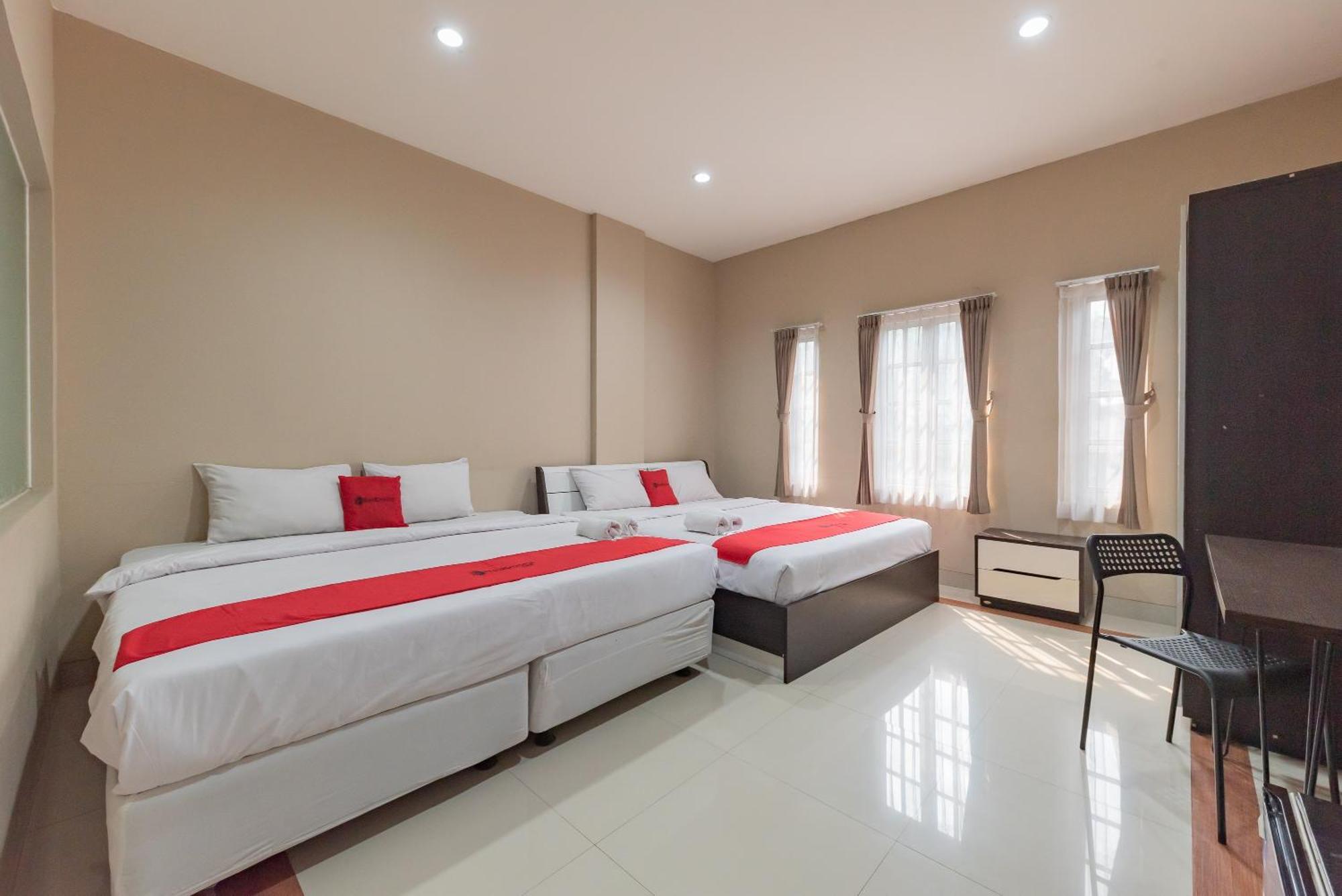 RedDoorz @ Malabar Street Hotel Bandung Buitenkant foto