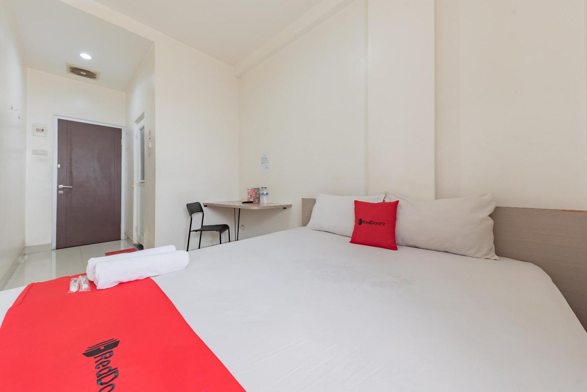 RedDoorz @ Malabar Street Hotel Bandung Buitenkant foto